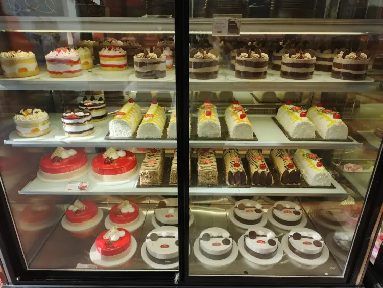 Dcika Cakes & Bakery Cendrawasih 3
