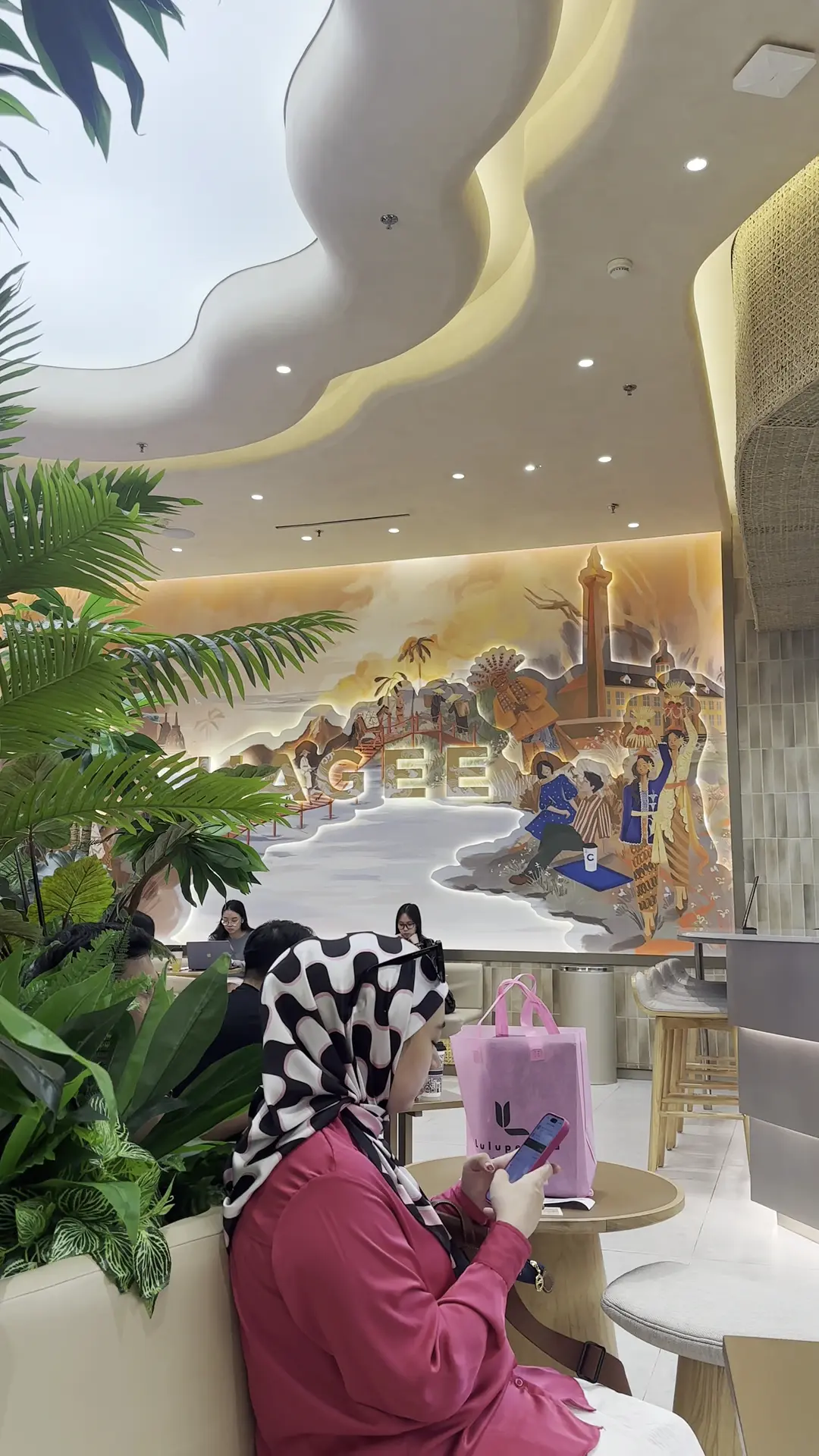 Anjay, rela antre 2 jam cuma buat "air" ini? Review jujur Chagee Jakarta 6