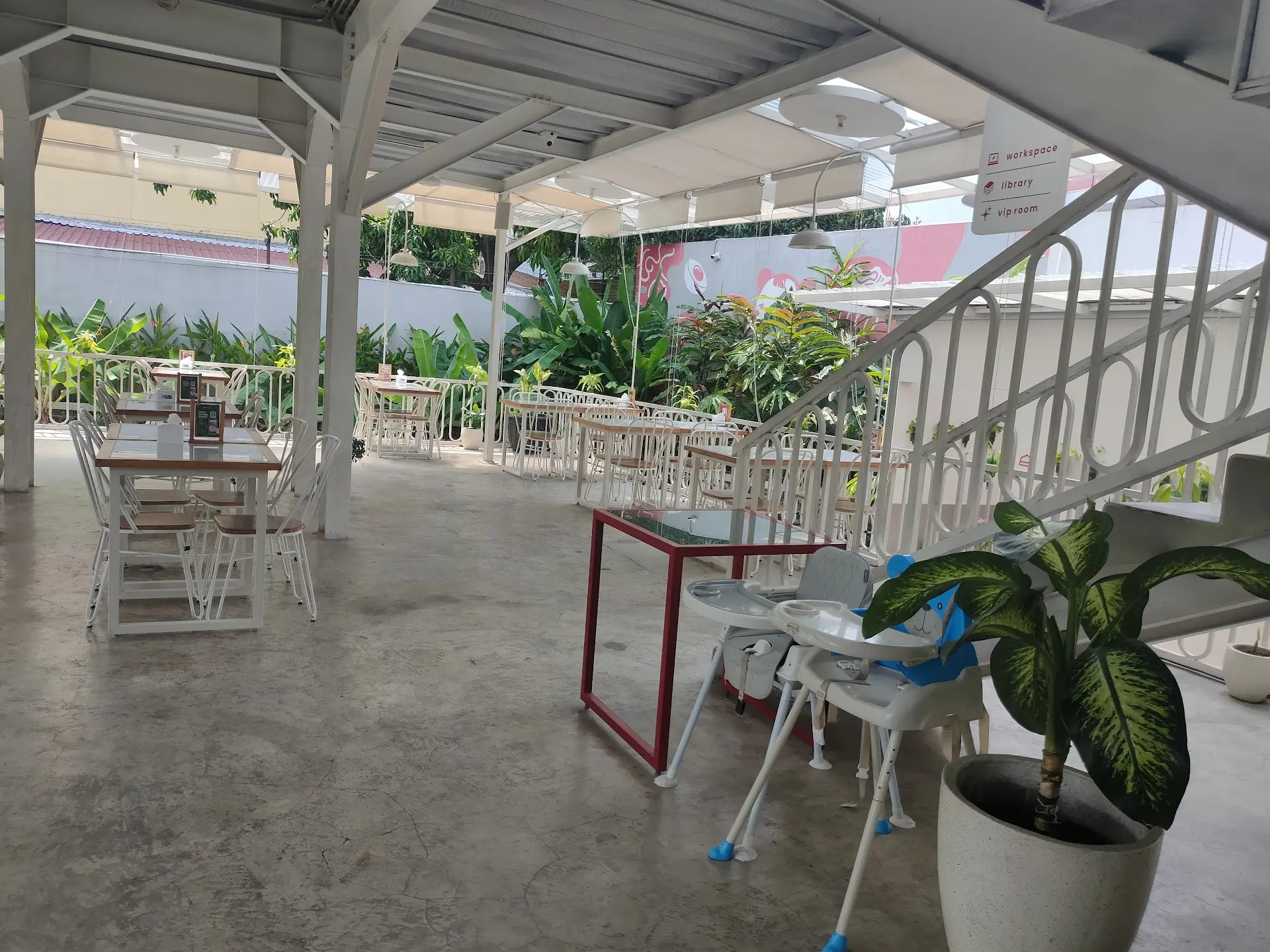 Anjay! Hotpot di Solo cuma 45k sepuasnya, auto bikin harga Jakarta dipertanyakan. 3