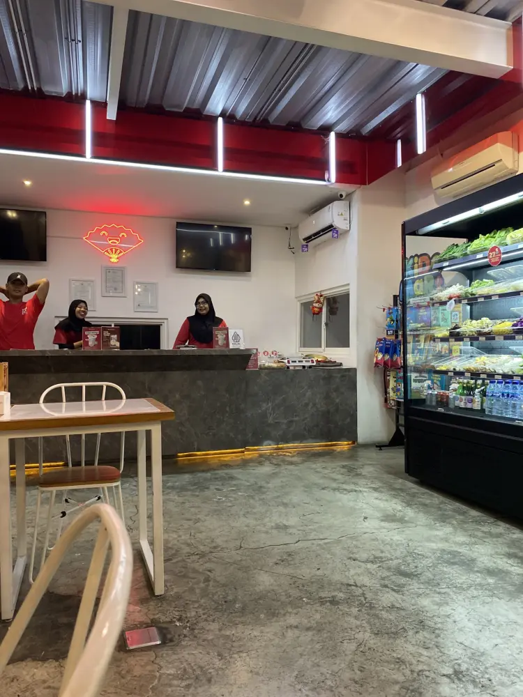 Yi Cha Cha Hotpot & Cafe 9