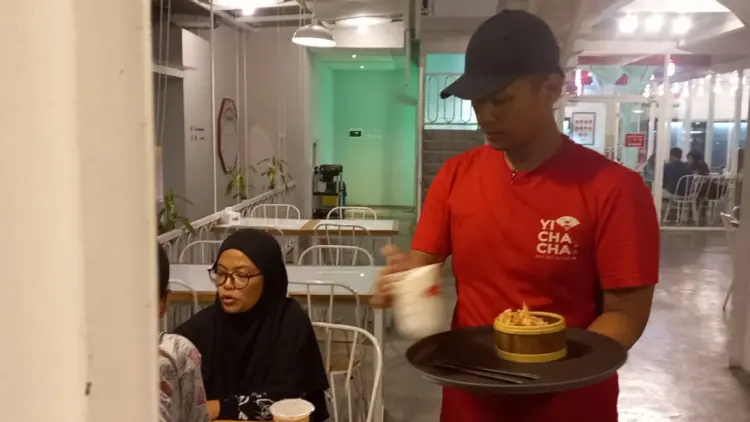 Yi Cha Cha Hotpot & Cafe 7