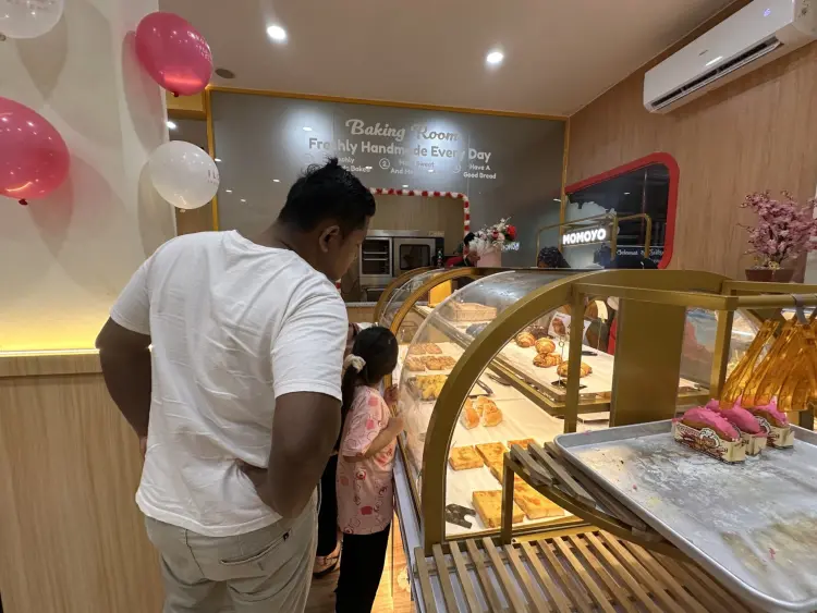 MOMOYO BAKERY AIR MOLEK 10