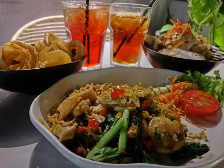 Warunk WOW KWB - Depok 8