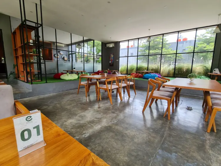 eplus co coffee & coworking 5