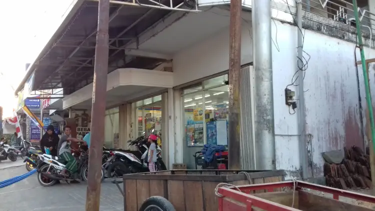 Indomaret Waru 1