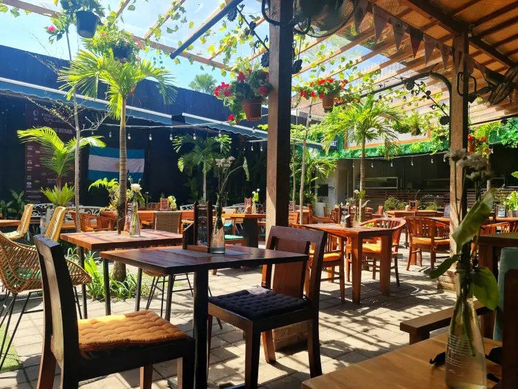 Natys Restaurant Seminyak 8