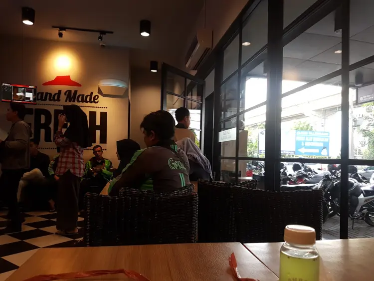 Pizza Hut Delivery - PHD Indonesia 9