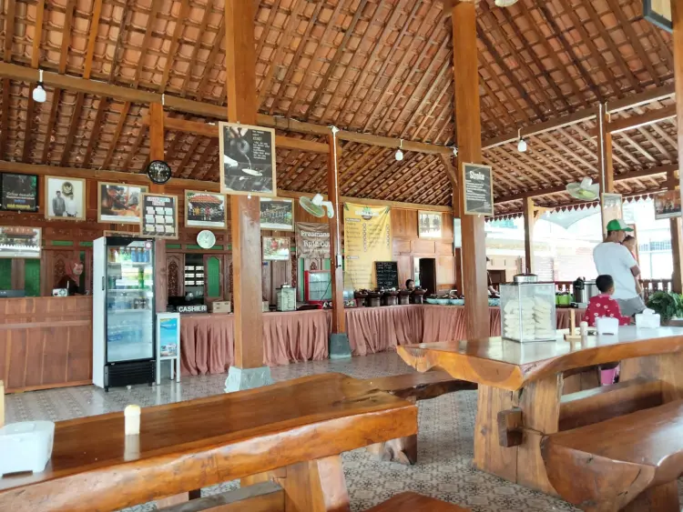 Mbah Moeh Rumah Makan & Resto 9
