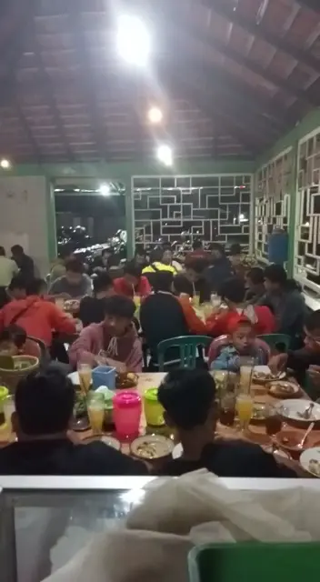 RM. Bebek Pedas Riung Sadulur 5