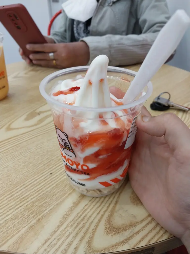 Momoyo Norman Umar (Ice Cream and Fruite Tea) 4