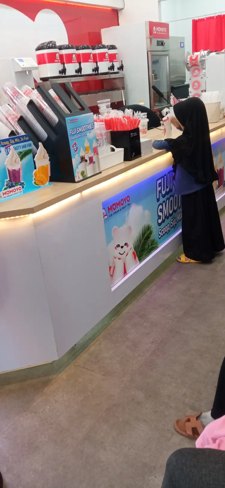 Momoyo Norman Umar (Ice Cream and Fruite Tea) 2