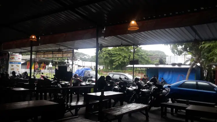 Angkringan Stasiun Pagotan 8