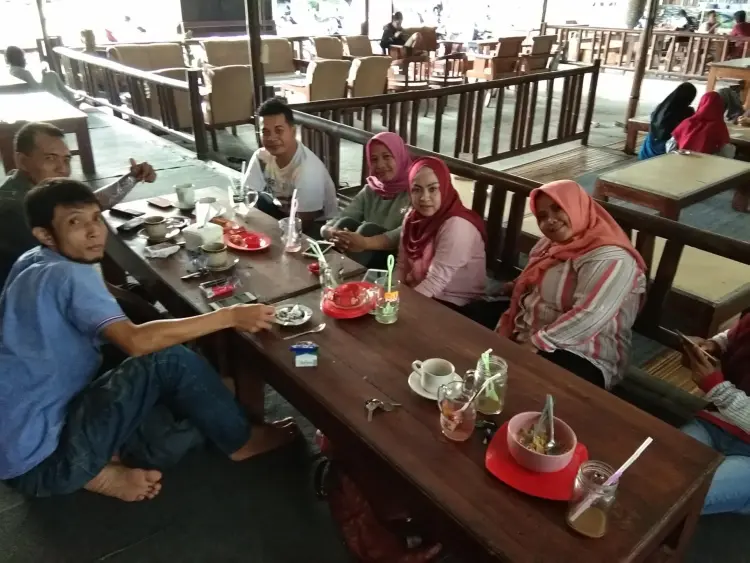 Angkringan Stasiun Pagotan 4