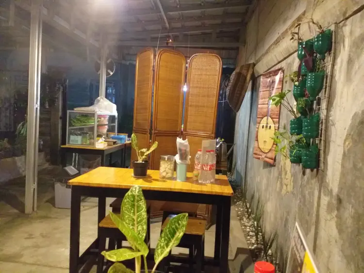 MALALAK Cafe n Resto 1