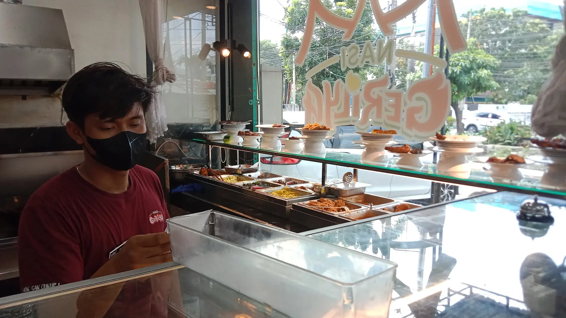 Google 4.9星，我却在棉兰这家网红店吃到了夹生饭和口红杯？ 3