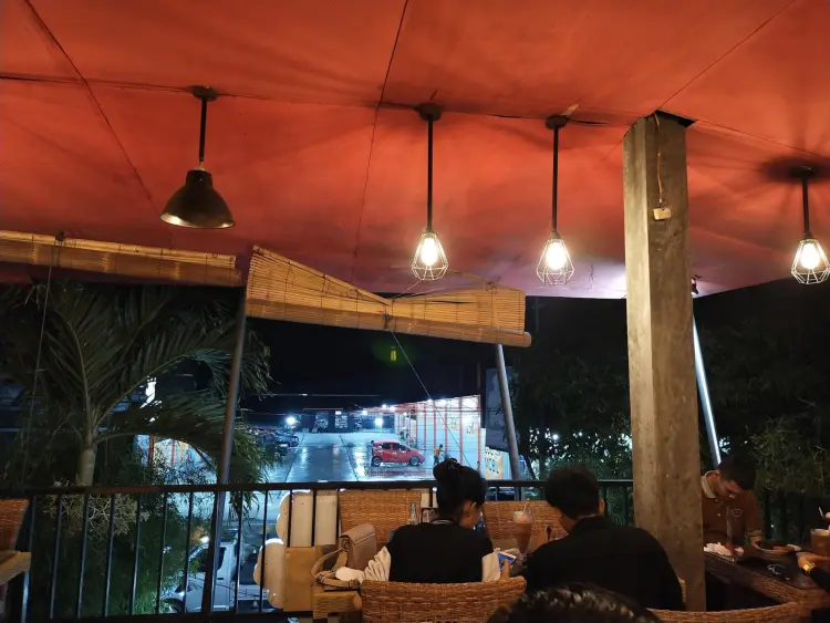 Warung makan Mom's Kitchen 3