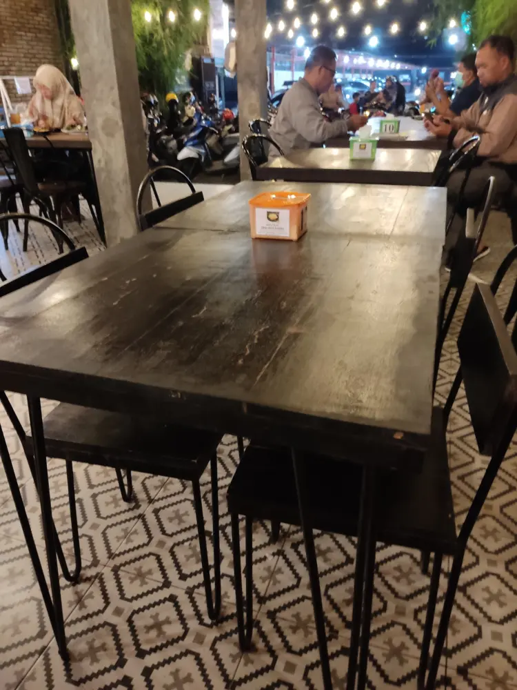 Warung makan Mom's Kitchen 2