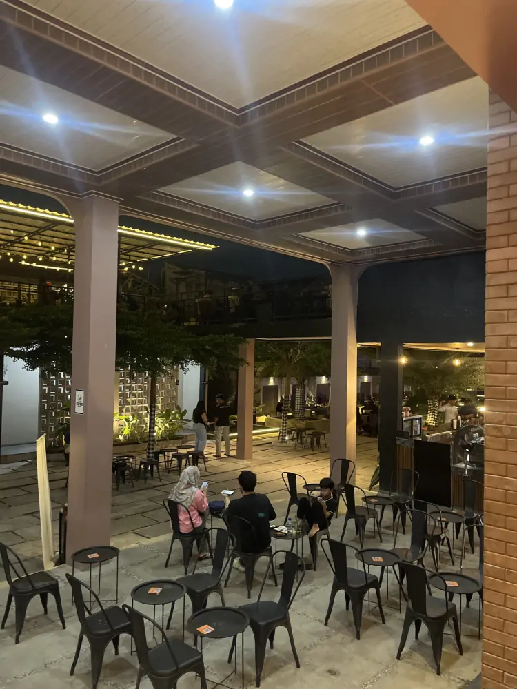 Dande’s Coffee & Eatery 2