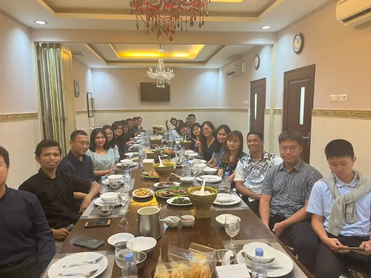 望加锡这家海鲜店，是神仙级美味还是专坑游客？