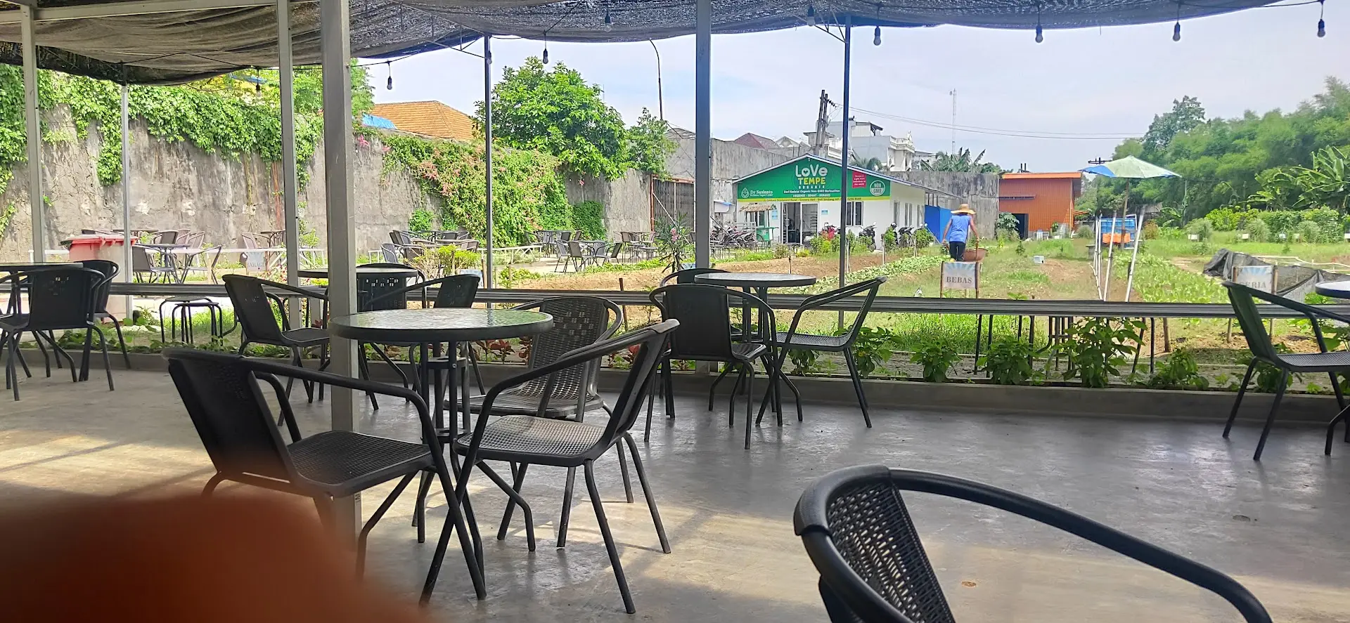 This farm restaurant in Medan: Truly beautiful, but also truly hot 🥵 1