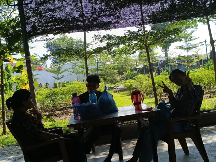 Kedai Kopi Kebun Cemara Asri 4