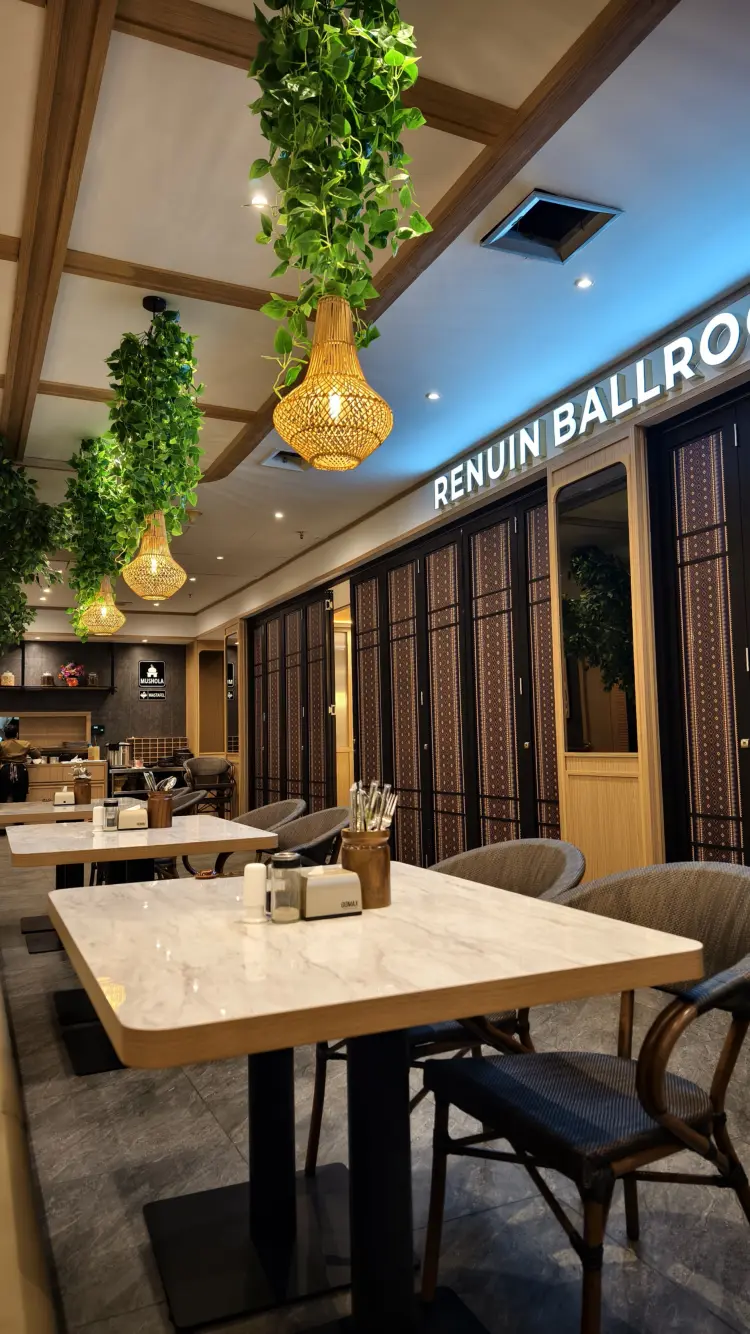 Renuin Restaurant Nagoya Hill 6