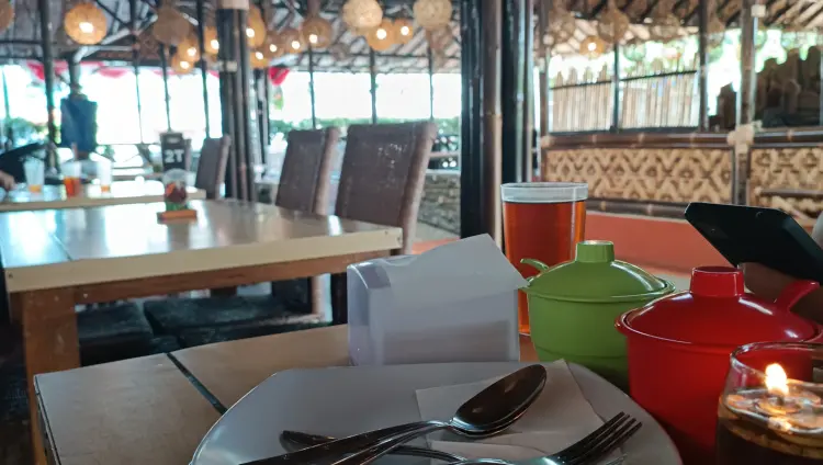 Saung Gandasari Jatiasih 6