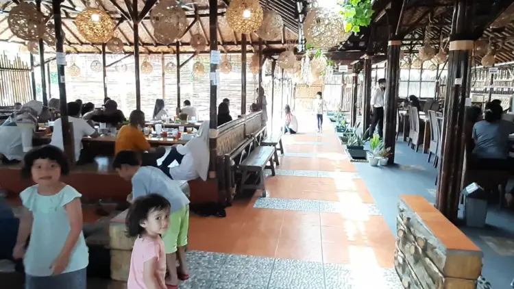 Saung Gandasari Jatiasih 8