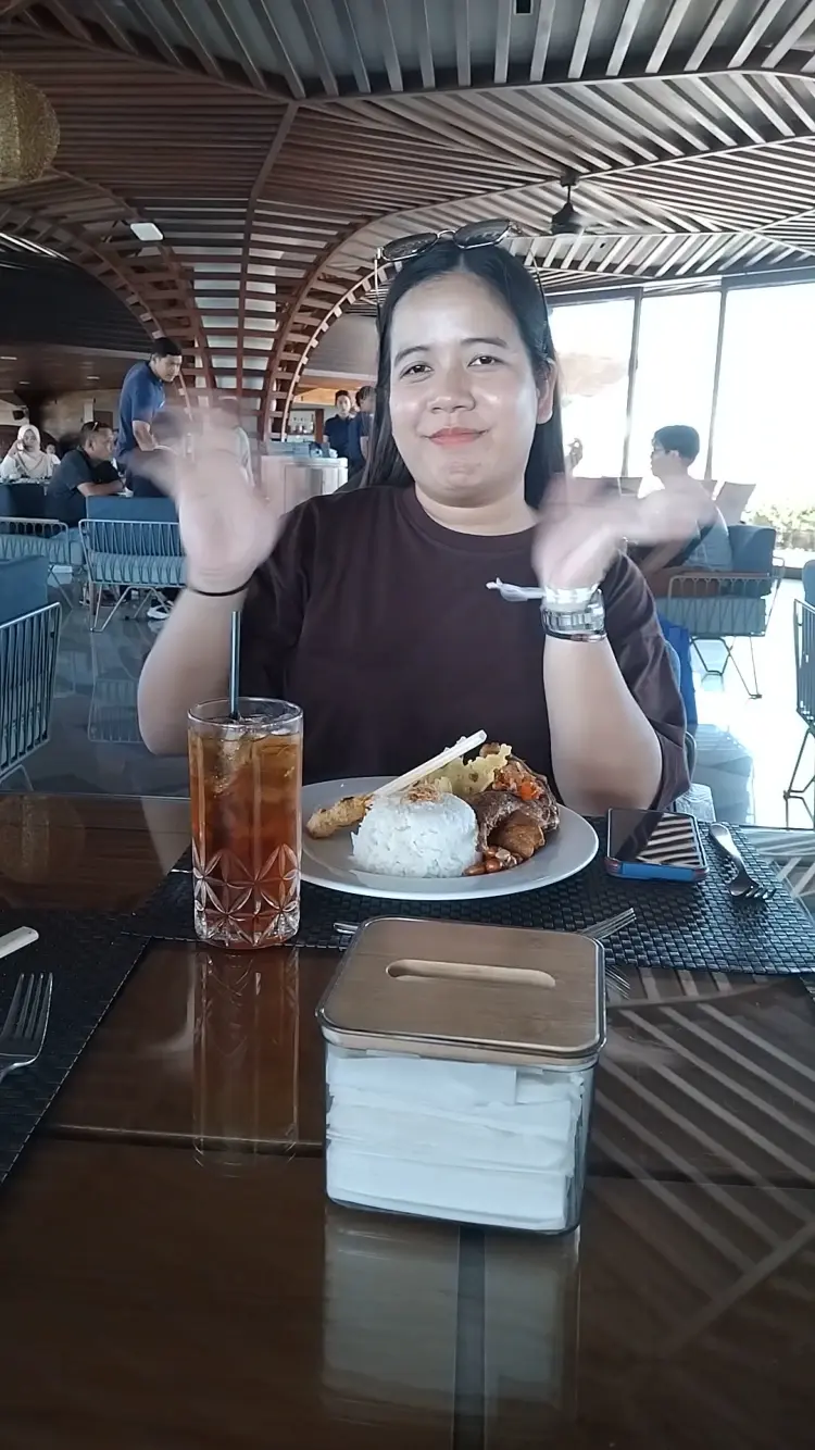 Berlin Gastro Kitchen and Pool Bar 7