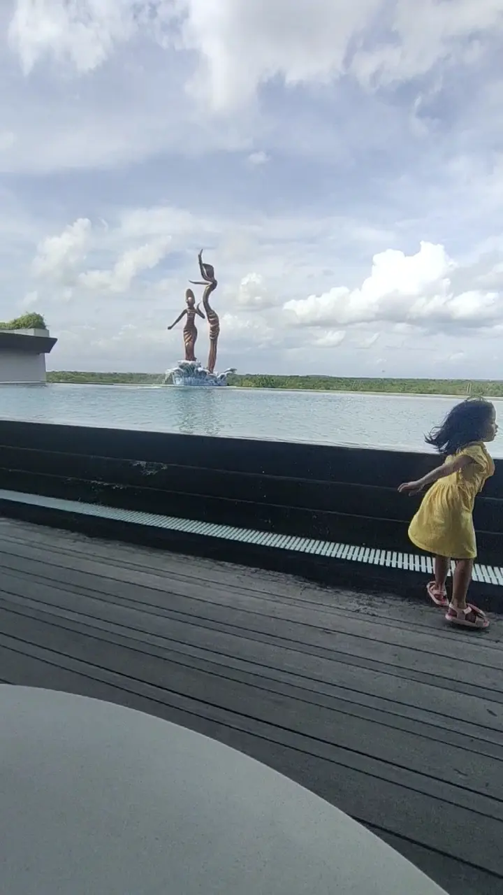 Berlin Gastro Kitchen and Pool Bar 9