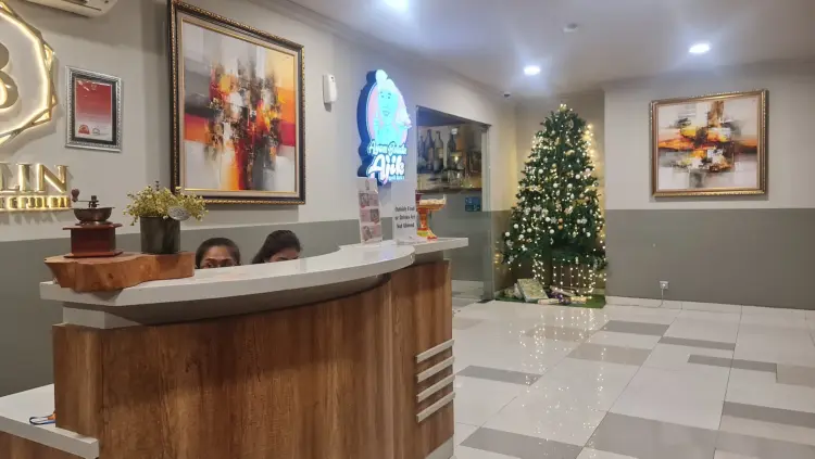 Berlin Gastro Kitchen and Pool Bar 8