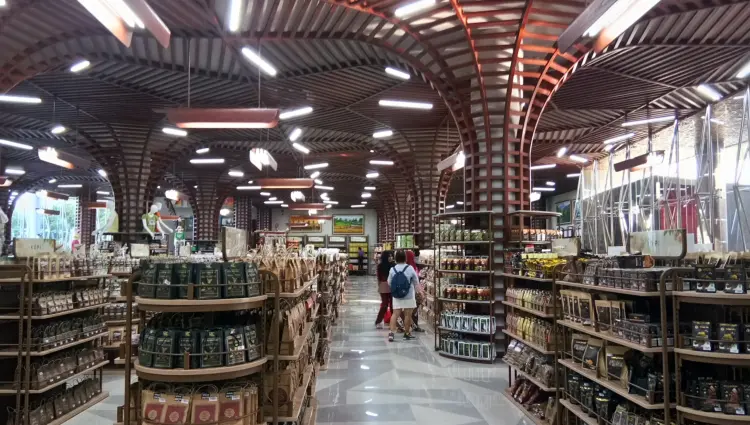 Berlin Gastro Kitchen and Pool Bar 6