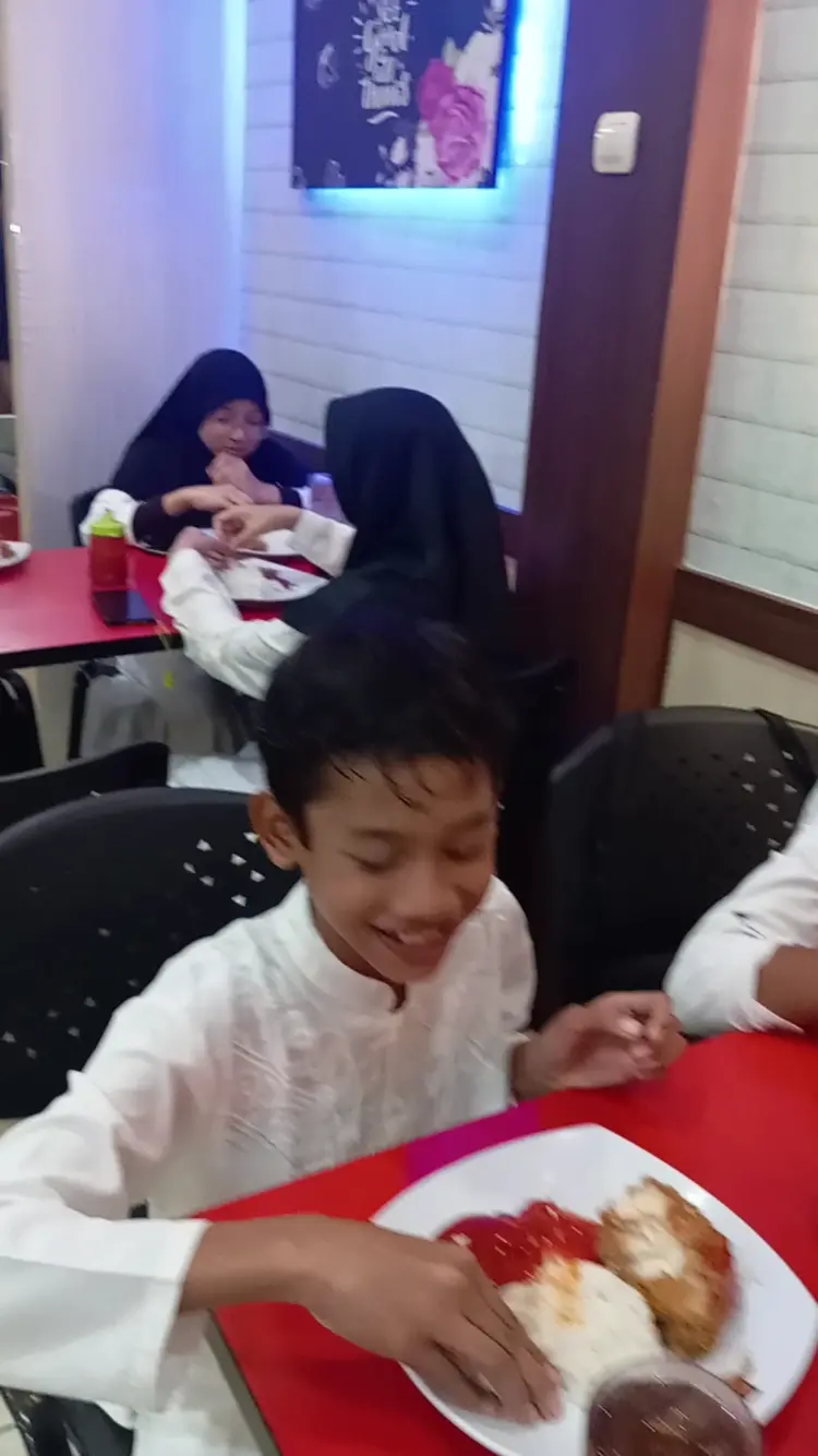 ROCKET CHICKEN TEGAL TIRTO 2