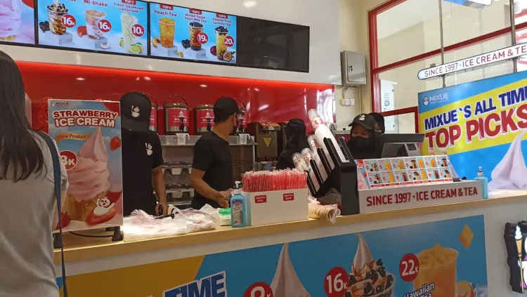 Mixue Greenlake Sentra Niaga 9