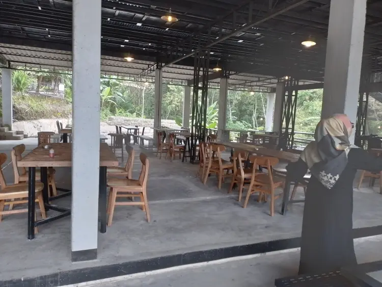 Renea Coffee & Eatery 5