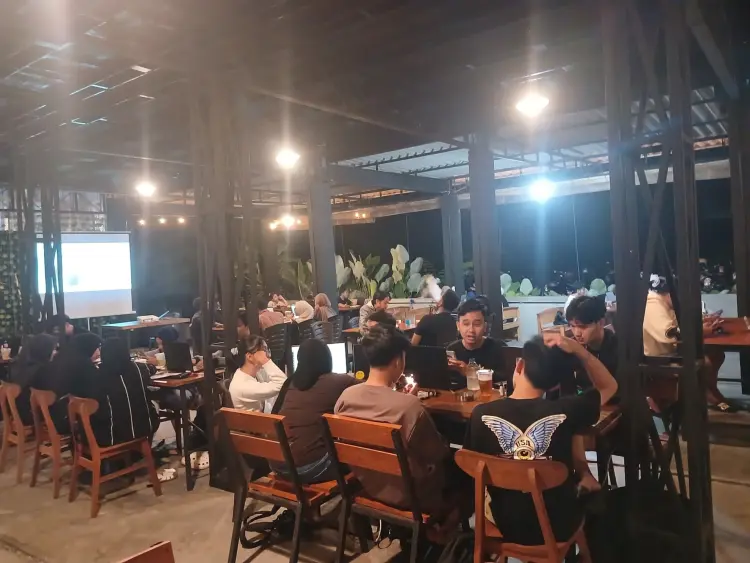 Renea Coffee & Eatery 9