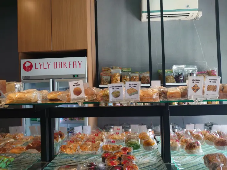 LYLY BAKERY 6