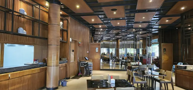 May Star - Navapark Country Club 5