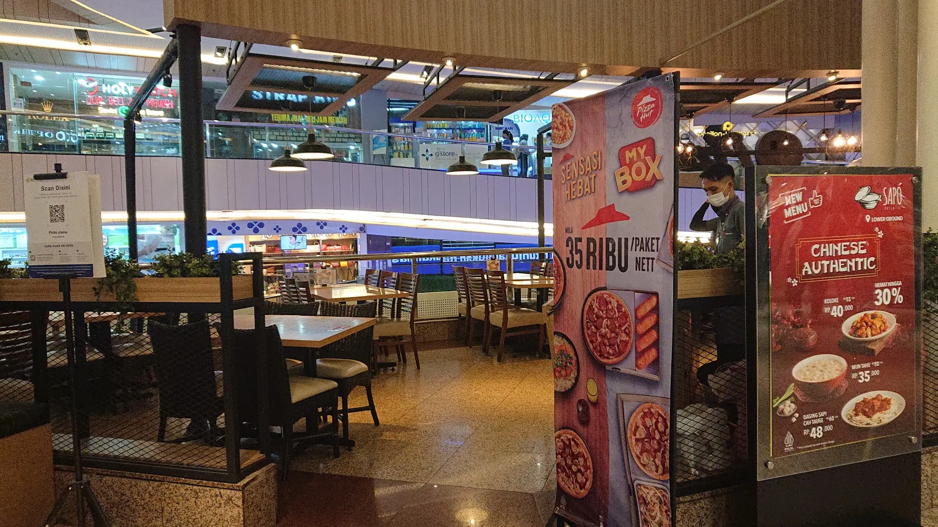 Nostalgianya Mantap, tapi experience-nya… ? Pizza Hut 'Jadul' di Jakarta ini, udah aku cobain buat kamu 5