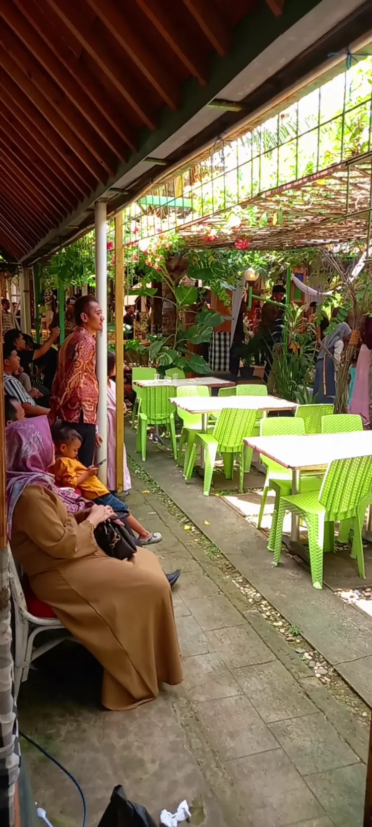 Pokel Garden Resto 4