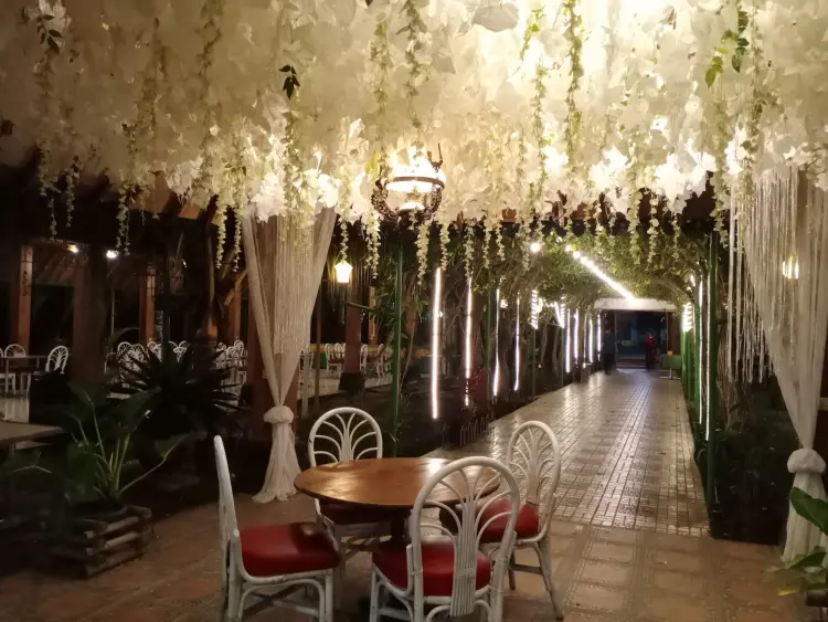 Pokel Garden Resto 9