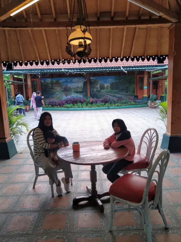 Pokel Garden Resto 6