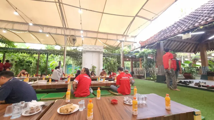 Pokel Garden Resto 3