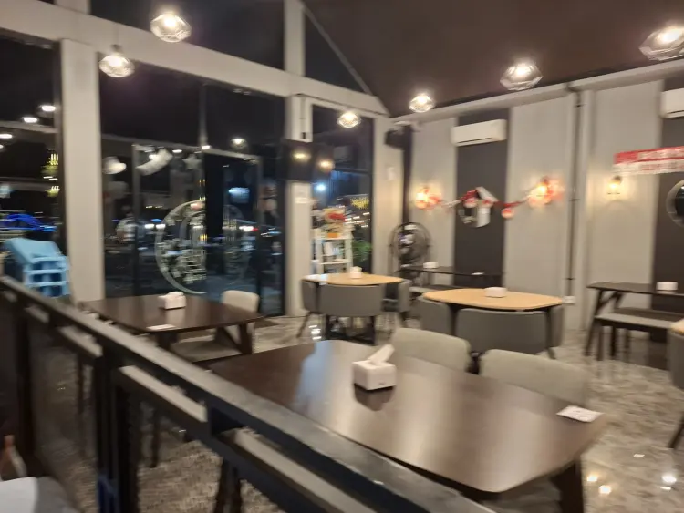 OMA PICNIC RESTO & CAFE 6