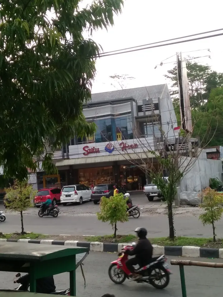 Swiss House Bakery 10