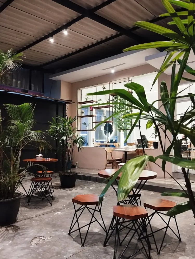 Berjumpa Coffee & Eatery (cab. Alun Alun) 3