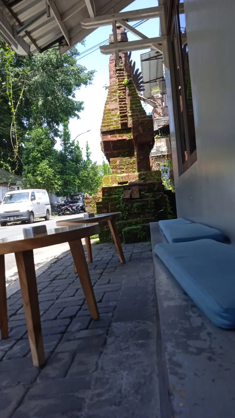 Berjumpa Coffee & Eatery (cab. Alun Alun) 4