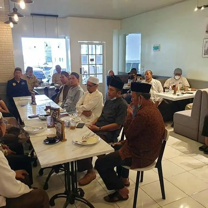 Numa Coffee & Barber 8