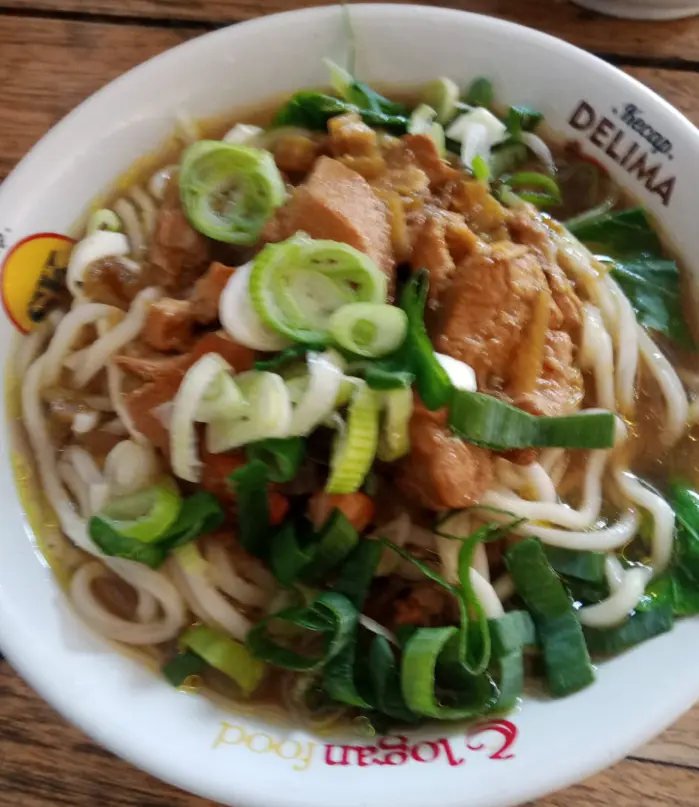 Nogobondo Meatballs & Chicken Noodles Restaurant 8