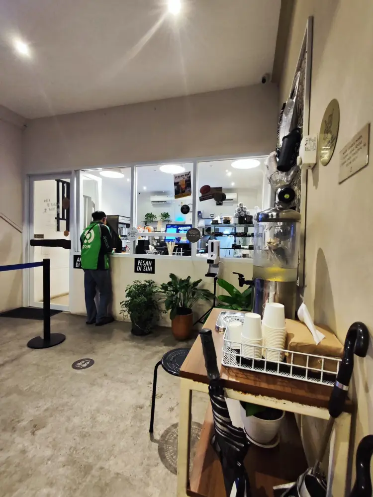 Toko Kopi TUKU - Kota Harapan Indah 8